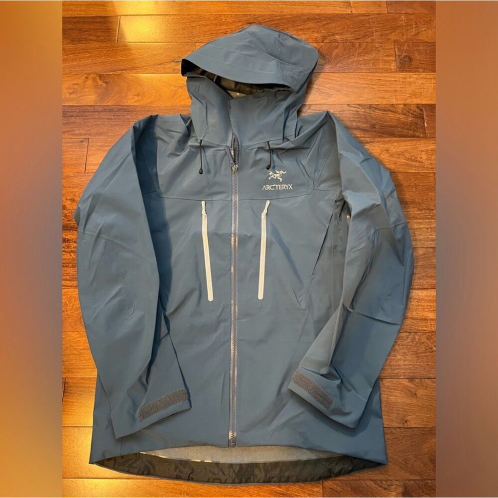 Arc’teryx Alpha SV Gore-Tex Jacket Men’s XS SAMPLE